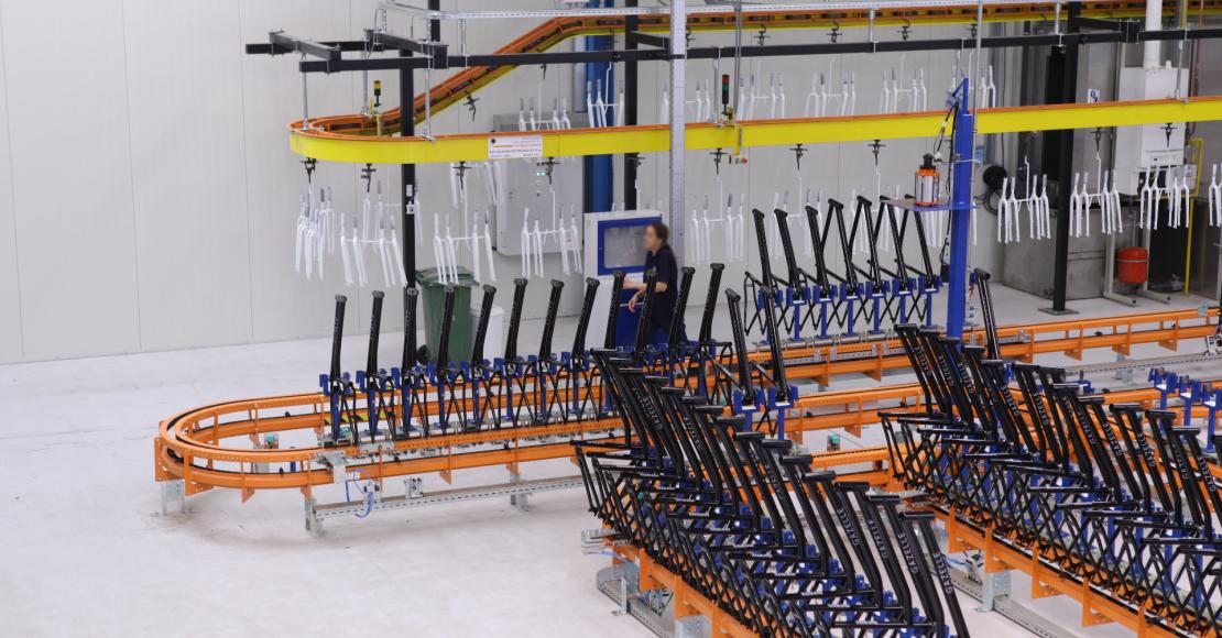 F1 Power and Free Floor Conveyor System